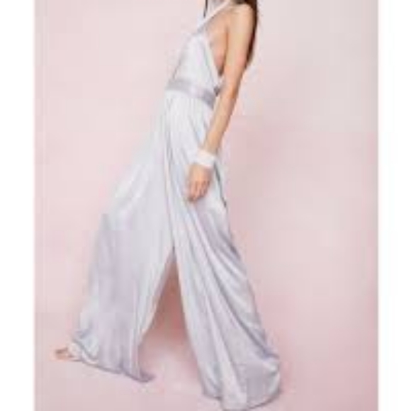 Nwt nasty gal oh what a night satin halter jumpsuit pale blue silver size 6 - Picture 13 of 14